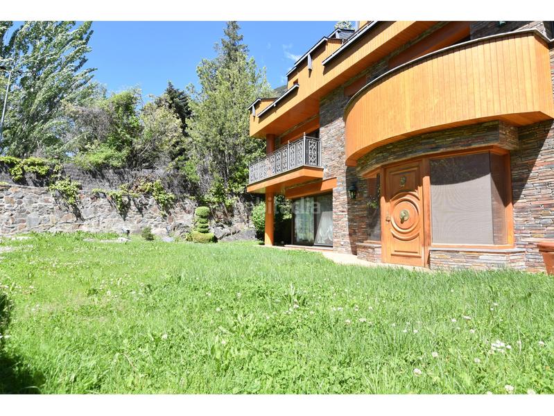 Foto 4cf84d02-53f2-425d-9914-915424bc9957. Casa amb aparcament a Centro Andorra la Vella