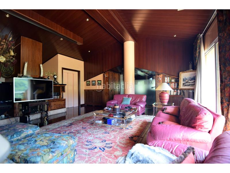 Foto 864079d5-ae9d-45e1-82e9-2fc117985be0. Casa amb aparcament a Centro Andorra la Vella