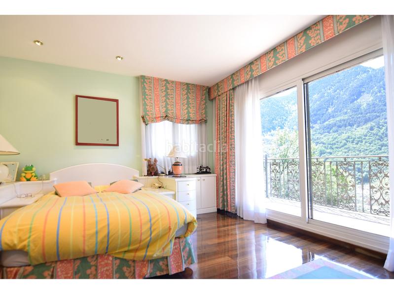 Foto e0594365-66fa-443d-9f20-5c060ce6bf99. Casa amb aparcament a Centro Andorra la Vella