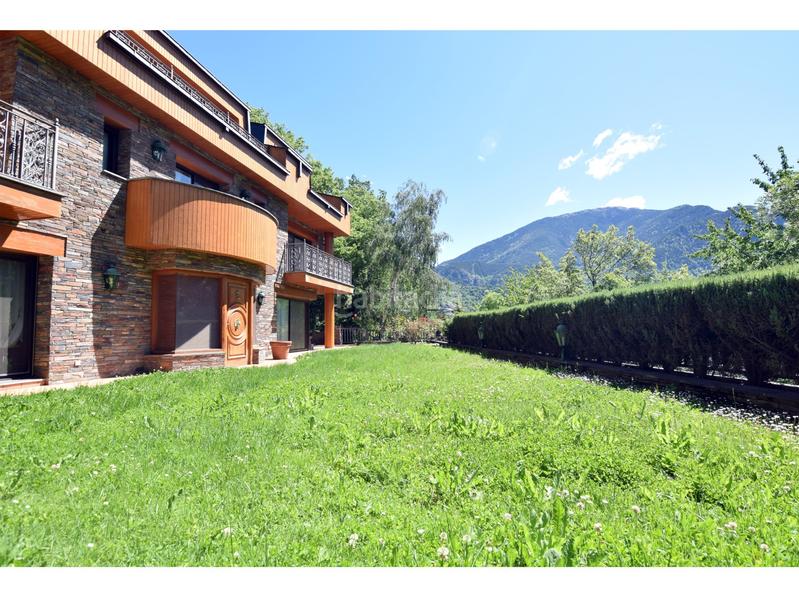 Foto 2df15dd8-cbf4-4006-973a-b519c2a83f98. Haus mit parking in Centro Andorra la Vella