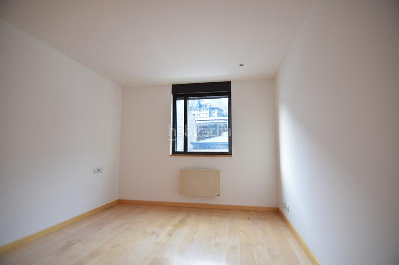 Foto 8d8a5e6b-32ff-4b0d-8b85-e87cf8f40a54. Attico con riscaldamento parcheggio in Les Escaldes Escaldes-Engordany