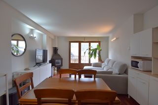 Rent Flat  Edifici trineu 2 3era d