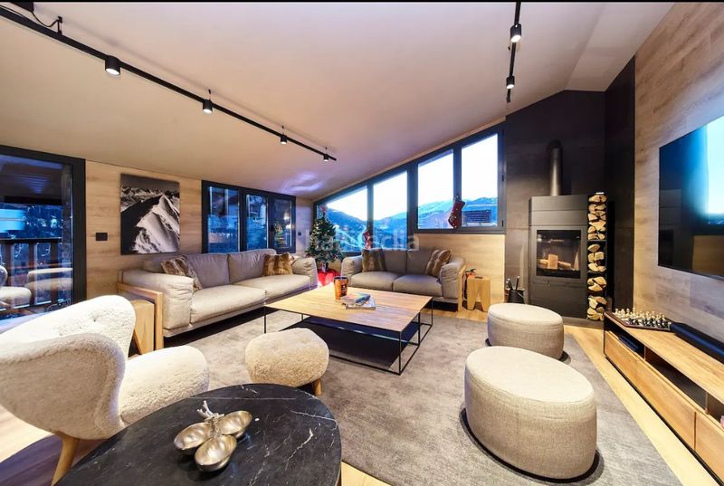 Foto 12933f78-951e-48bf-b110-9b34bccd8df6. Rent penthouse with heating parking in Soldeu-Incles Canillo