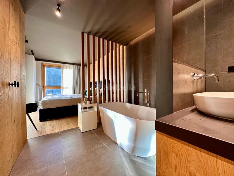 Foto 0a004ede-38c0-40de-8892-fe69c6f8436f. Rent flat with heating parking in Soldeu-Incles Canillo