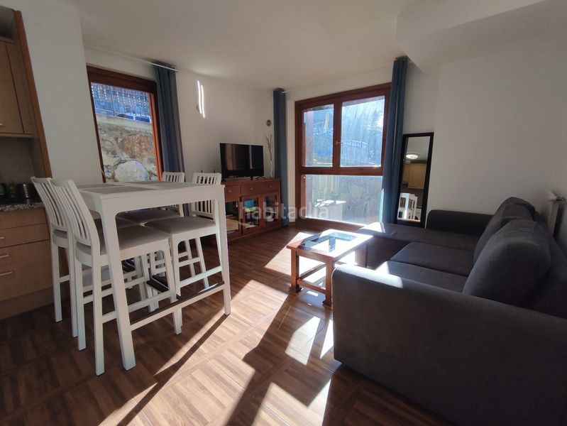 Foto c41d9de5-bf16-49d5-b9b3-75a4870bf93c. Rent flat with parking in Soldeu-Incles Canillo