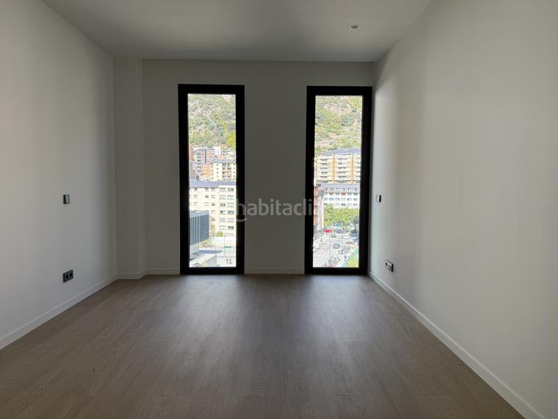 Foto 0eae685a-eb58-4915-886c-18db8562cb36. Etagenwohnung mit parking in Centro Andorra la Vella