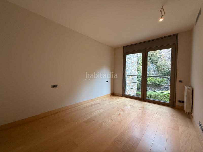 Foto d65c5271-c949-42f2-9f30-0b1a8668da5c. Lloguer pis amb xemeneia calefacció aparcament a Escaldes-Engordany