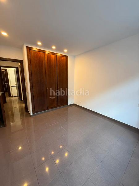 Foto f132d0a2-c16f-49c1-bdc3-06e3a30ab248. Rent flat with parking in Centro Andorra la Vella