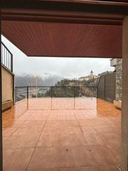 Rent Flat in Els Vilars d´Engordany. Fantàstic pis amb terrassa als escaldes