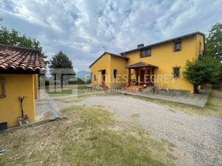 Casa a Salàs de Pallars. Casa con piscina, garaje y almacén en salàs de pallars con licen