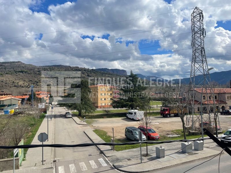 Foto c4b28e70-12c7-4ec5-b67a-7d0c2f43c550. Pis a Pobla de Segur (La)