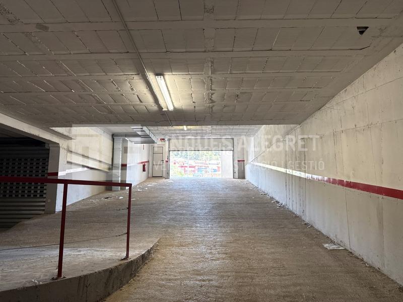 Foto ec009aa7-1c27-47f3-bcad-c5559528b088. Lloguer aparcament cotxe a Pobla de Segur (La)