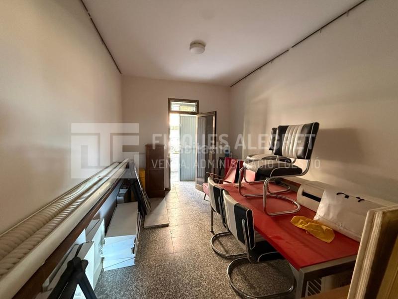 Foto 79f56efd-363b-4621-81ca-5c8a5c6b5f18. Affitto locale commerciale in Pobla de Segur (La)