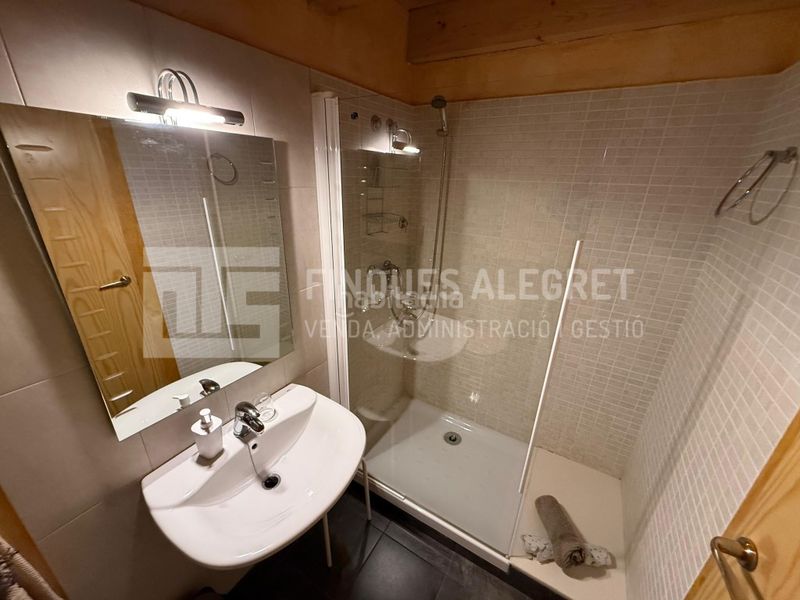 Foto 55316f21-8e80-47aa-a32c-7b02d211ddc0. Casa amb aparcament a Tremp