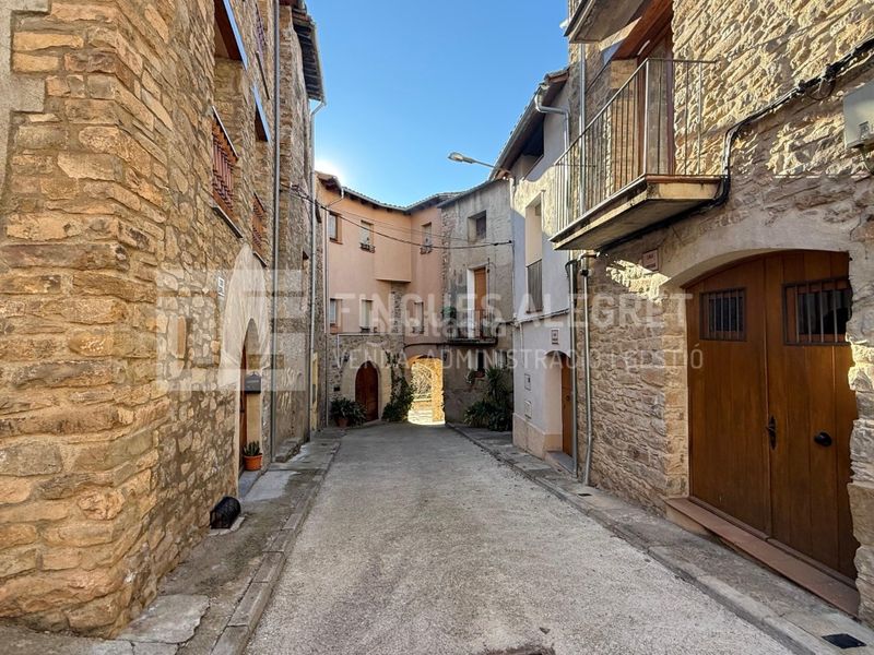 Foto 82bb6d7f-6069-44ef-95d5-ea4b97004d52. Casa amb aparcament a Tremp