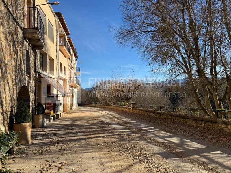 Foto 89df3e69-58a6-4bd6-aab8-c9ea32ce40c5. Casa amb aparcament a Tremp