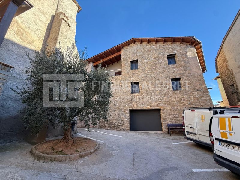 Foto 8b0b5f09-3126-47bc-b556-d1c7afc85c2f. Casa amb aparcament a Tremp