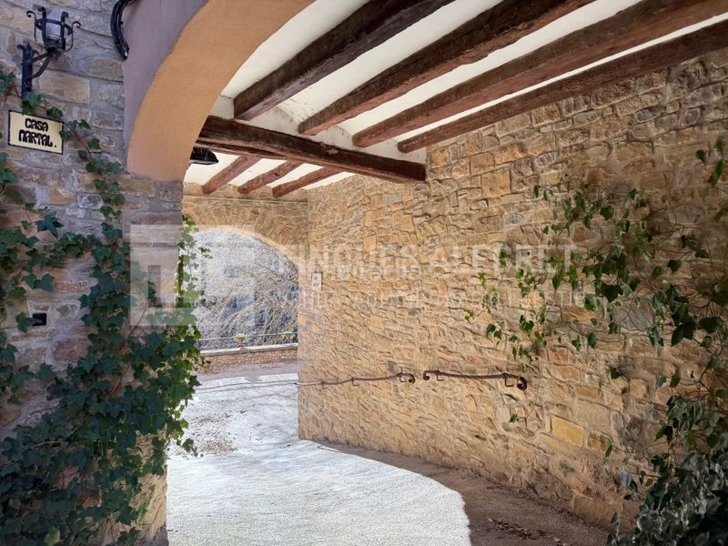 Foto 90ccf002-d338-4b88-a43f-f74d32628b99. Casa amb aparcament a Tremp