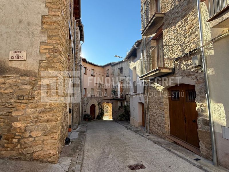 Foto c9bdf88e-5b10-4d4c-a304-5c92c0607d6d. Casa amb aparcament a Tremp