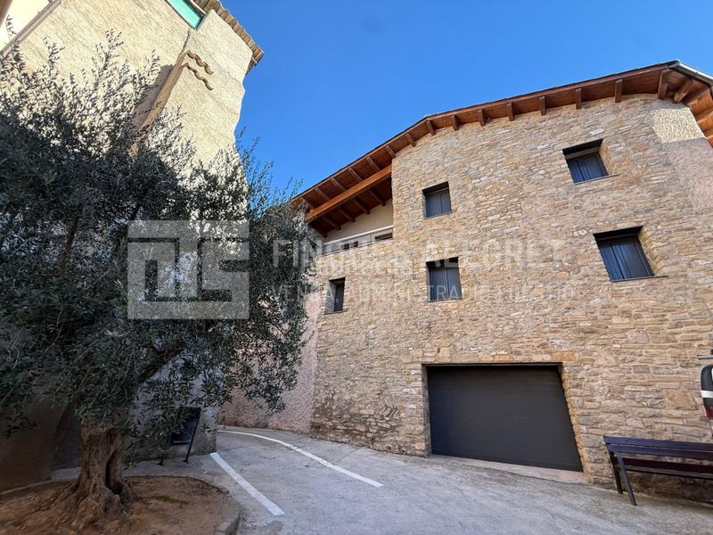 Foto fb67a6cd-14db-4614-948e-4eaae98b8ee0. Casa amb aparcament a Tremp