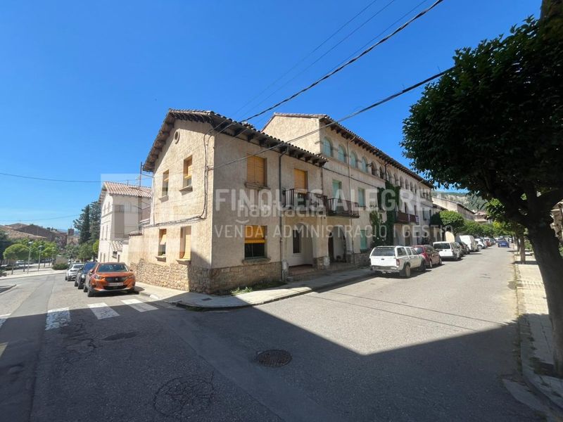 Foto a0ace3ae-d120-43ba-90b9-1011a8254b32. Casa a Pobla de Segur (La)