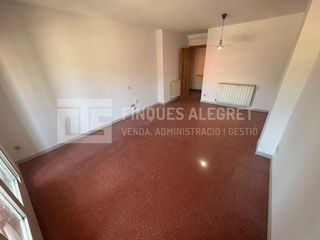 Appartement  Avenida estacio. Piso 3 habitaciones venta la pobla de segur
