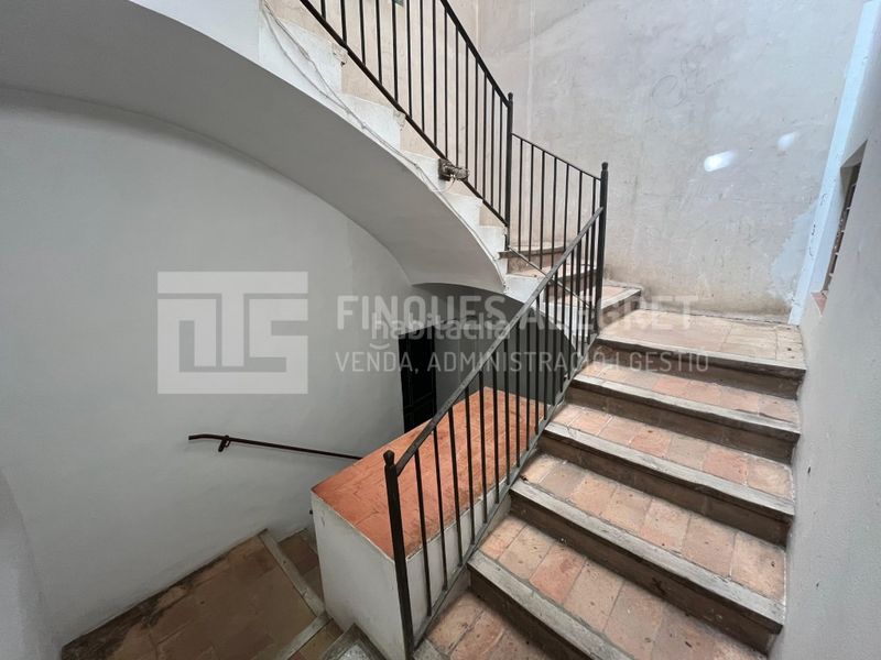 Foto 95c1f70e-862c-4a2a-bfec-f1f24e2ca6f5. Edifici a Tremp