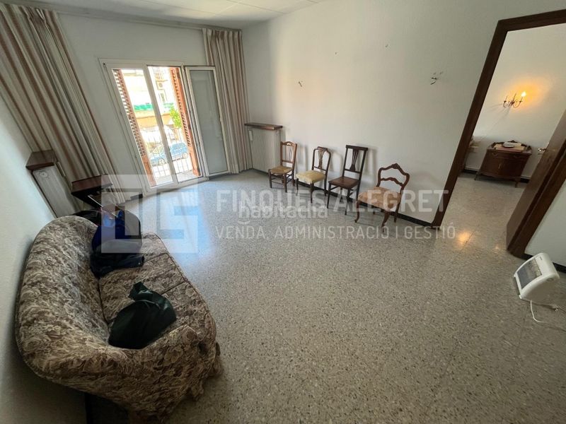 Foto ae36efea-2dfa-4b05-b449-4983ee49a935. Edifici a Tremp