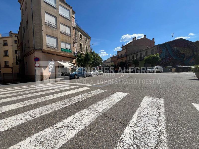 Foto b8f25043-77d5-47ea-a21b-a885d5d8177d. Edifici a Tremp