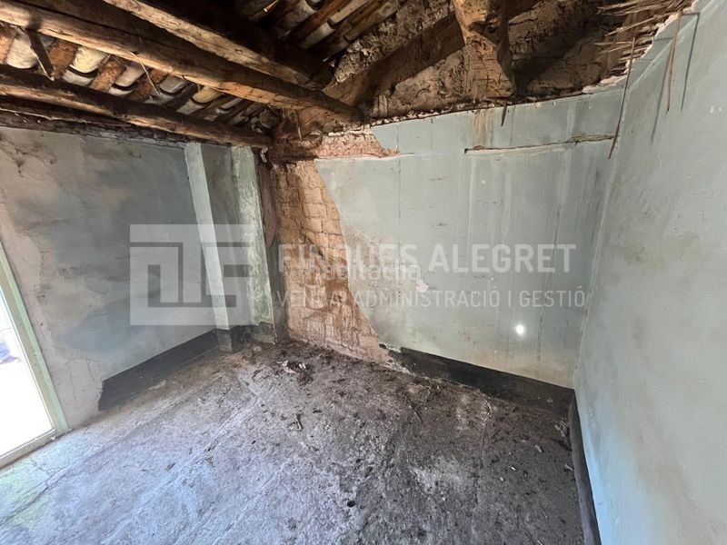 Foto cd972801-8a45-442e-ba04-fcb23e6ede5a. Edifici a Tremp