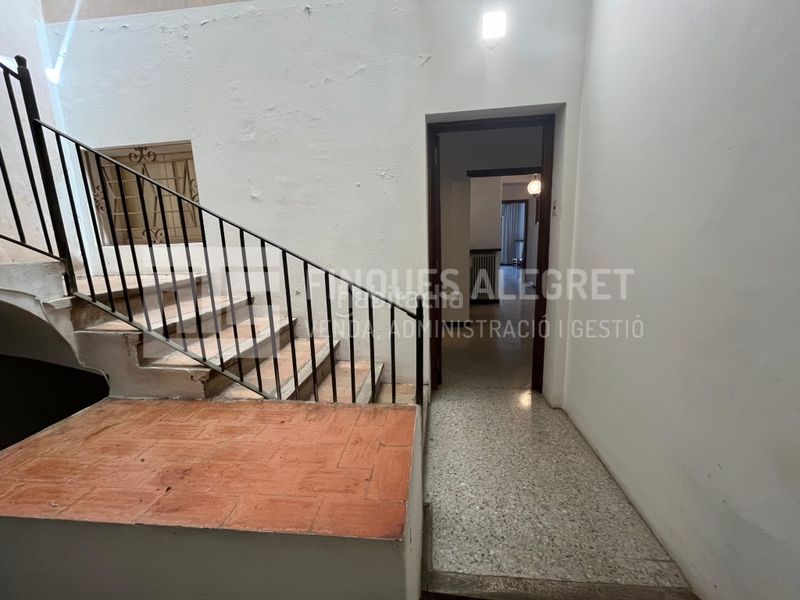 Foto d340a849-f87f-40ae-b36a-0bfcc2d3d2e6. Edifici a Tremp