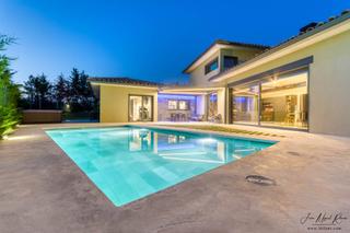 Casa a Navata. Descubra el lujo en torremirona golf!