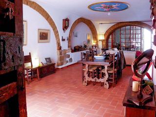 Masia a Carrer rio 11. Casa con gran potencial en sant pere pescador