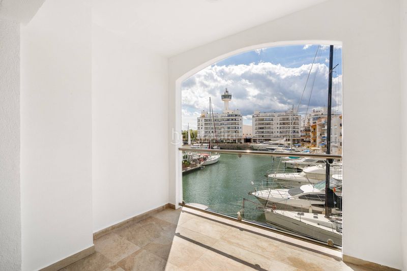 Foto 4c43c09d-d51e-4512-bd49-6c4a0f51ee03. Edificio in Salins - Cavall de Mar Empuriabrava