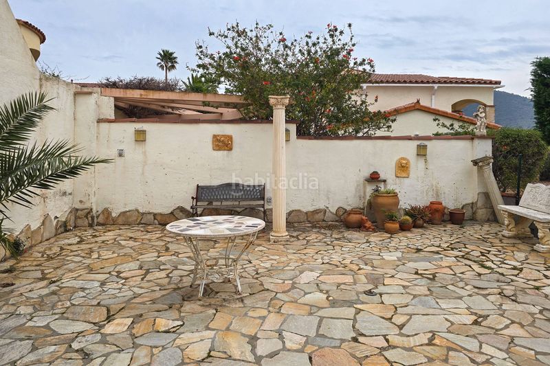 Foto 1ecaad5d-ae88-4d2a-b28b-ae22a40f4418. Casa amb calefacció aparcament piscina a Centre Roses