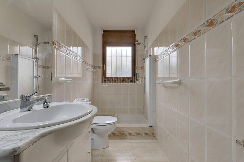 Foto f5d464c5-6cb4-4b4f-82e1-010c6a64596a. Casa amb calefacció aparcament piscina a Centre Roses