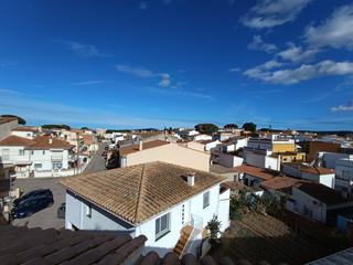 Maison  Carrer begur. Casa tipo trplex con vistas a la avenida girona en lescala