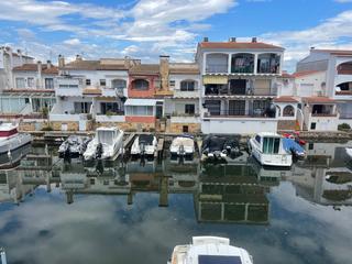 Pis  Carrer de alberes. Acogedor apartamento con vistas al canal