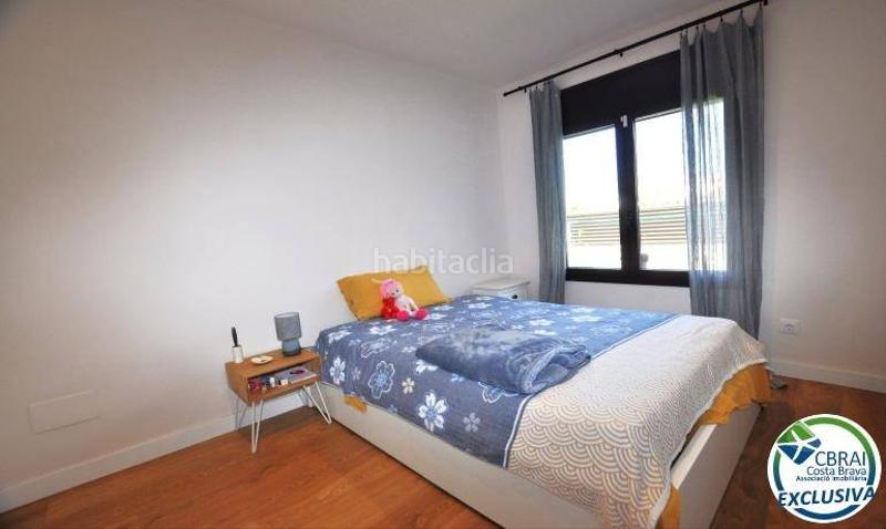 Foto b48a0707-740a-4705-b7f8-6c14d2979929. Casa amplia casa renovada con jardín ! en Sant Pere Pescador