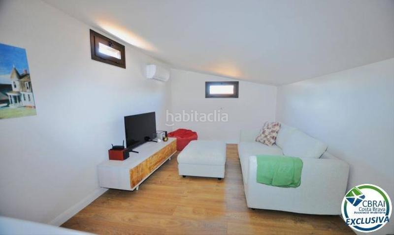 Foto dd3e461b-5fd5-4846-80a2-bd24c2cec545. Casa amplia casa renovada con jardín ! en Sant Pere Pescador