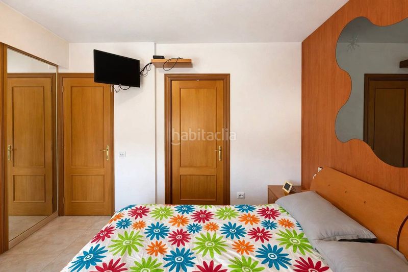 Foto 5fc846f4-8ac8-4b8e-a851-674ba1a138ac. Casa amb calefacció aparcament a Eixample Residencial Escala (L´)
