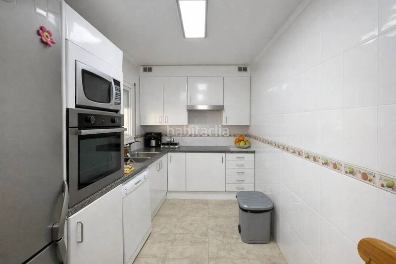 Foto 91b30713-4556-4ab1-8451-08df715efcba. Casa amb calefacció aparcament a Eixample Residencial Escala (L´)