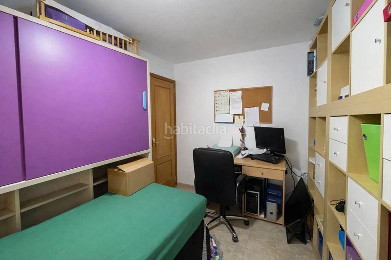 Foto 9d4b215d-bdcd-4707-98b4-13885239a10f. Casa amb aparcament a Eixample Residencial Escala (L´)