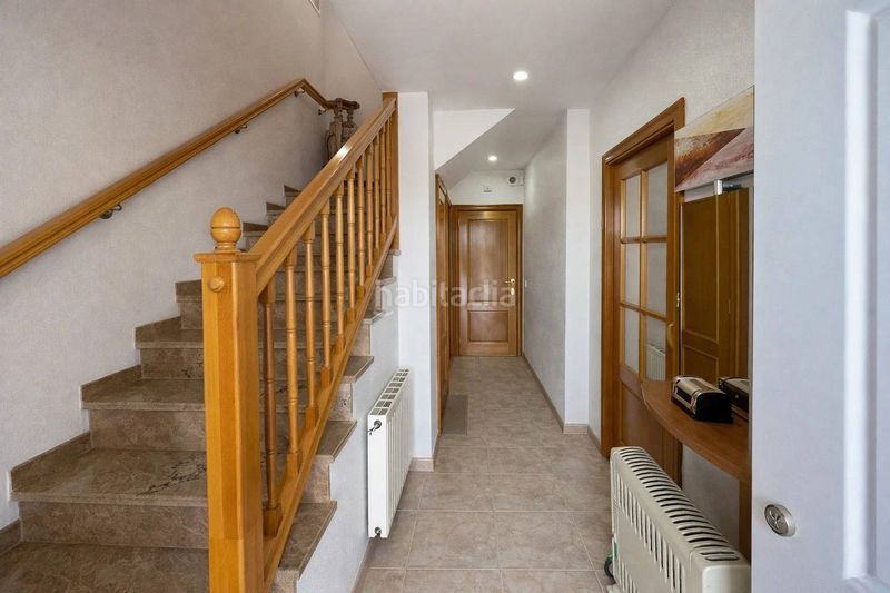Foto b1786749-b59a-40f8-8bb0-44700b28a1c7. Casa amb calefacció aparcament a Eixample Residencial Escala (L´)