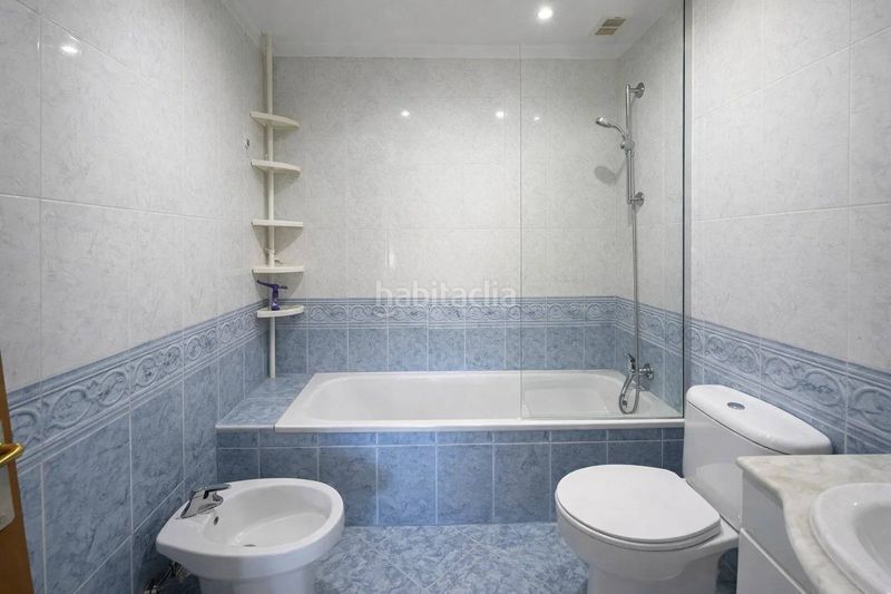 Foto d2927409-73de-4809-9979-d4a473d7e2f8. Casa amb aparcament a Eixample Residencial Escala (L´)