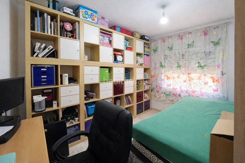Foto f43d95a4-e002-4cf3-b70d-b0b4b0e43278. Casa amb calefacció aparcament a Eixample Residencial Escala (L´)