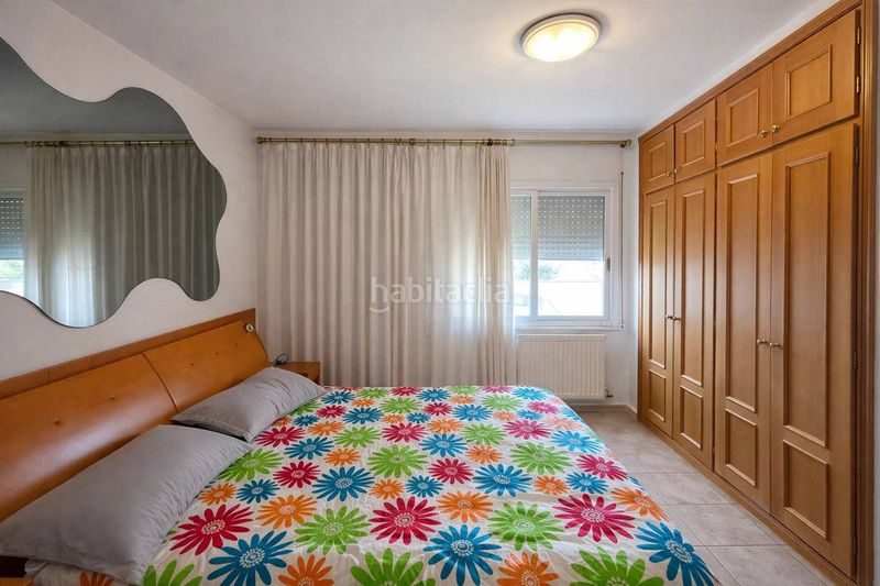 Foto ff159cbe-d0df-4685-8776-5db003343ec4. Casa amb calefacció aparcament a Eixample Residencial Escala (L´)