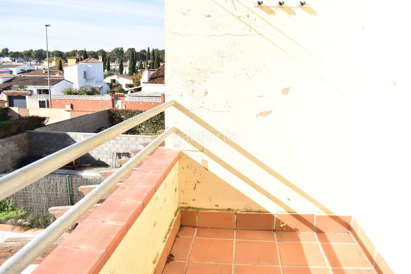 Foto 1a56d635-7325-46bb-8008-558389745b3d. Casa amb calefacció aparcament a Riells Escala (L´)