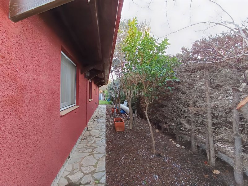 Foto 89a5d281-e947-4a39-9e31-2a03608fa9c5. Casa amb calefacció aparcament piscina a Torroella de Fluvià