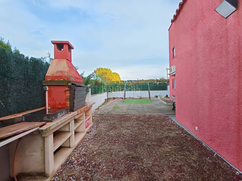 Foto 8d986a11-5d8e-4cdf-bd9d-23fd2742de0a. Casa amb calefacció aparcament piscina a Torroella de Fluvià